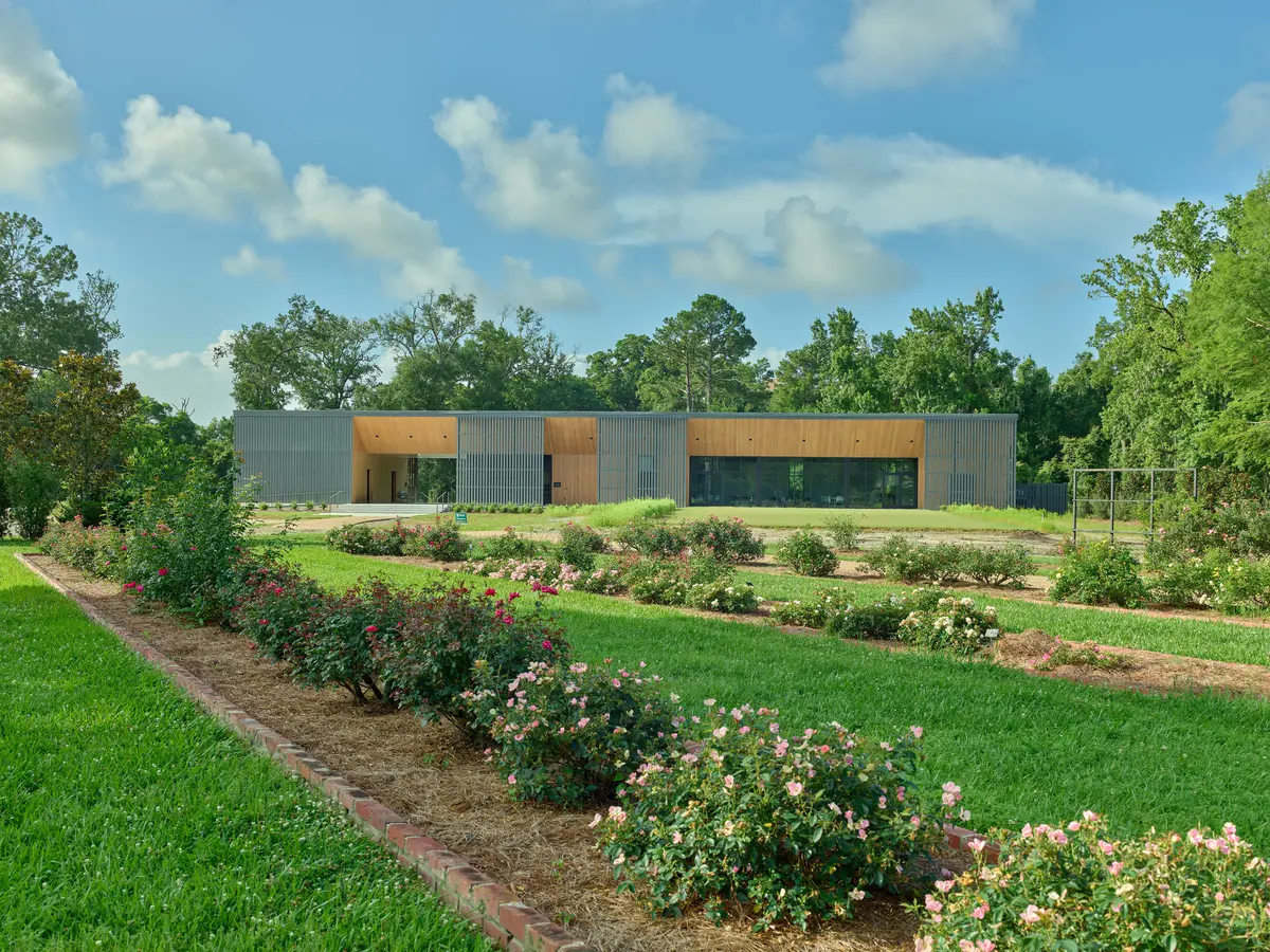 Burden Welcome Center set within gardens in Baton Rouge