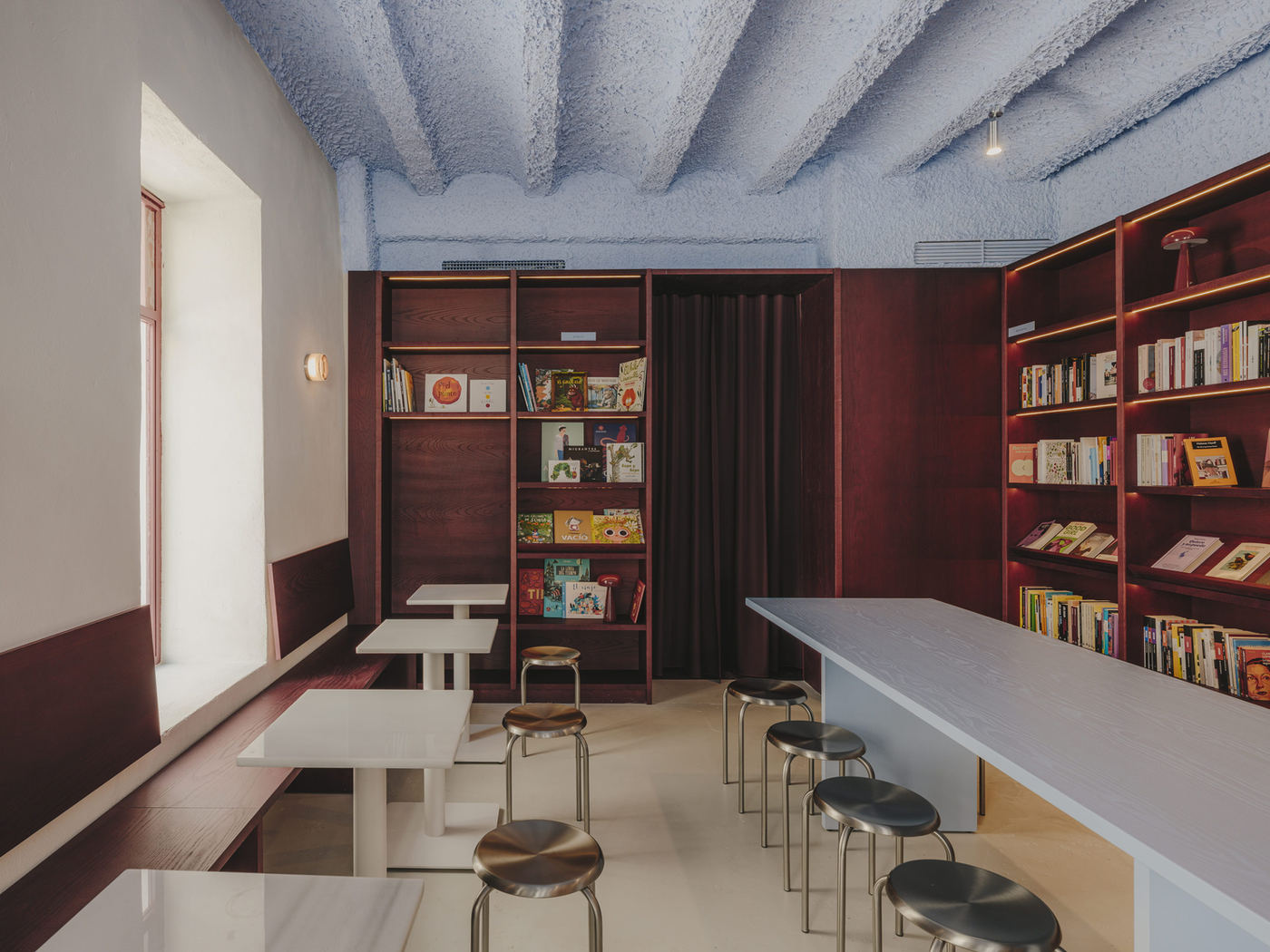 Chiquita bookshop and cafe by SahuquillodeArriba