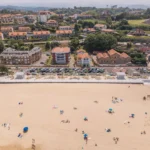 Comillas Waterfront Promenade by Héctor Navarro and arkhitekton; photograph by Imagen Subliminal