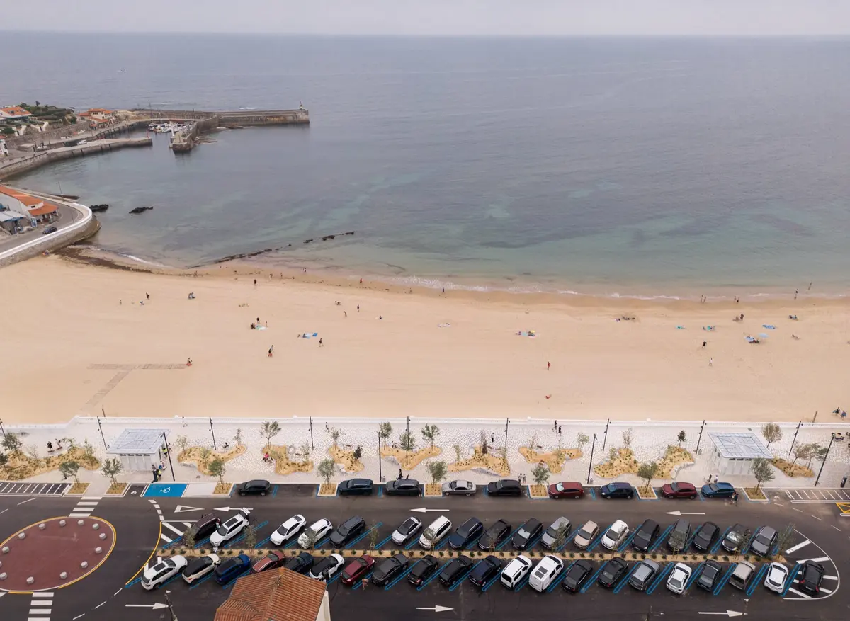 Aerial view of Comillas Waterfront Promenade by Héctor Navarro and arkhitekton; photograph by Imagen Subliminal