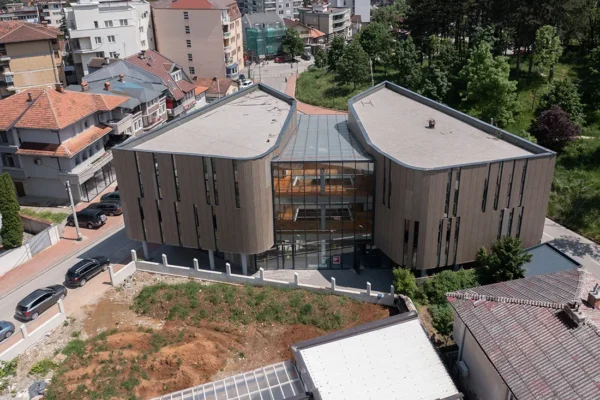 Halit Kasapolli Music School by ab GROUP, photograph by Dren Shala