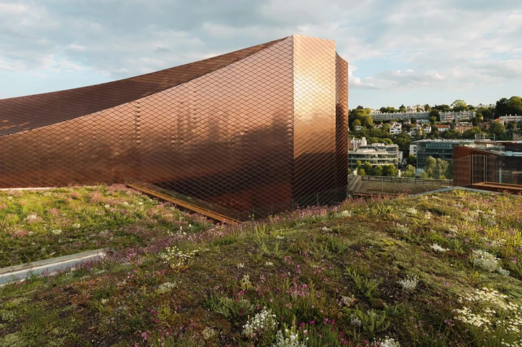 RCR and CALQ Lift Le Large’s Galleries Above the Seine