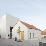 Stara Hasicka community centre by schwerpunkt