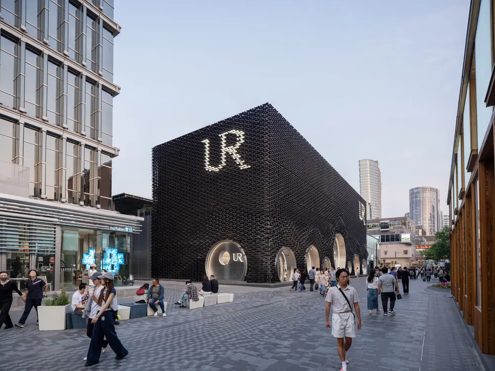 Display spaces inside Urban Revivo Sanlitun