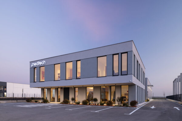 Meditech headquarters in Gracanica by POSTARCH. Photograph by Leonit Ibrahimi.